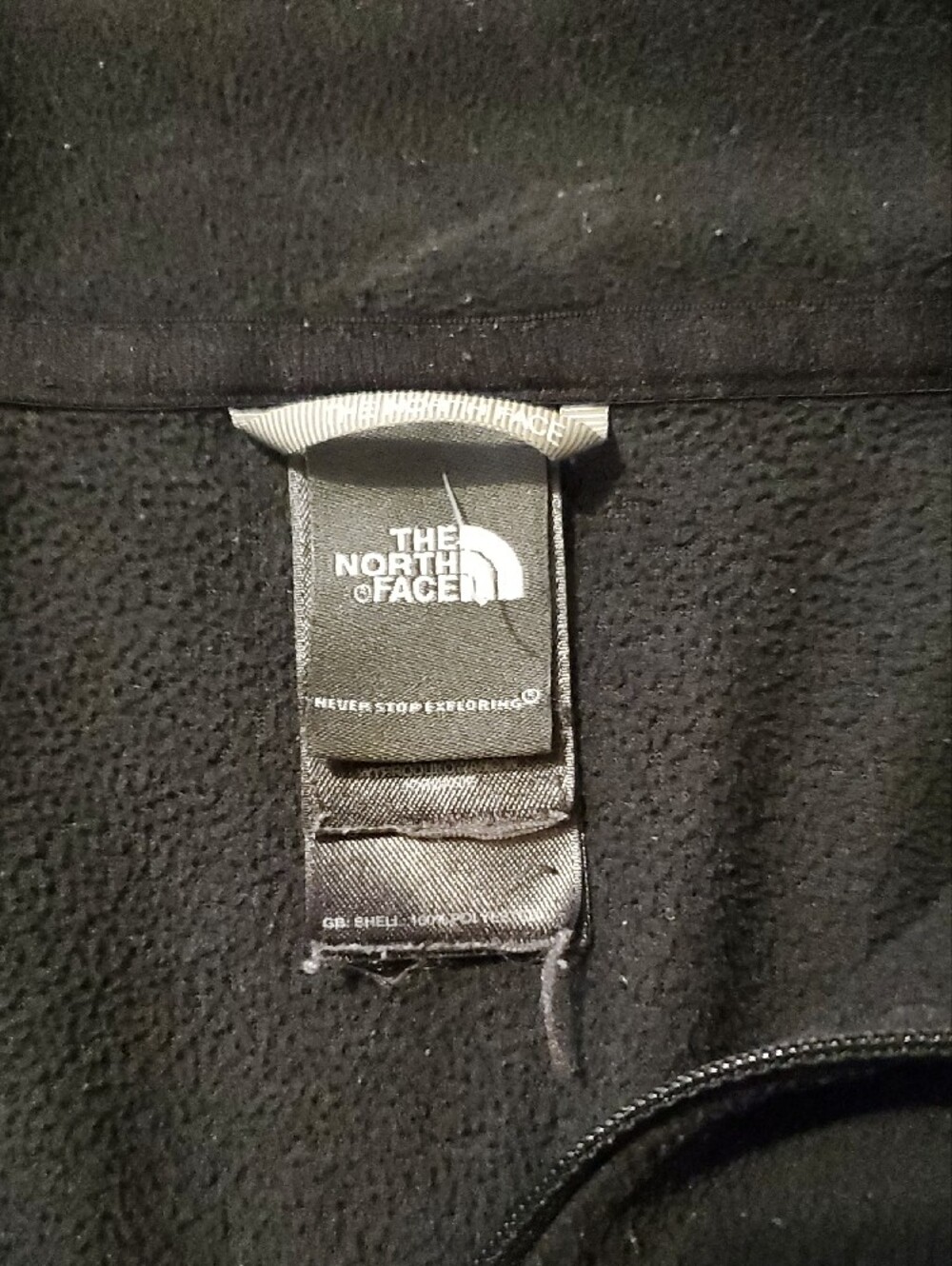 The North Face Women’s Black Half-Zip Fleece Pullover - Picture 2 of 8